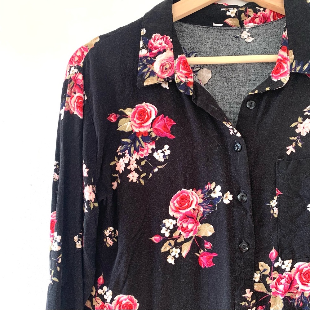 Rose Pattern Blouse - Picture 3 of 5